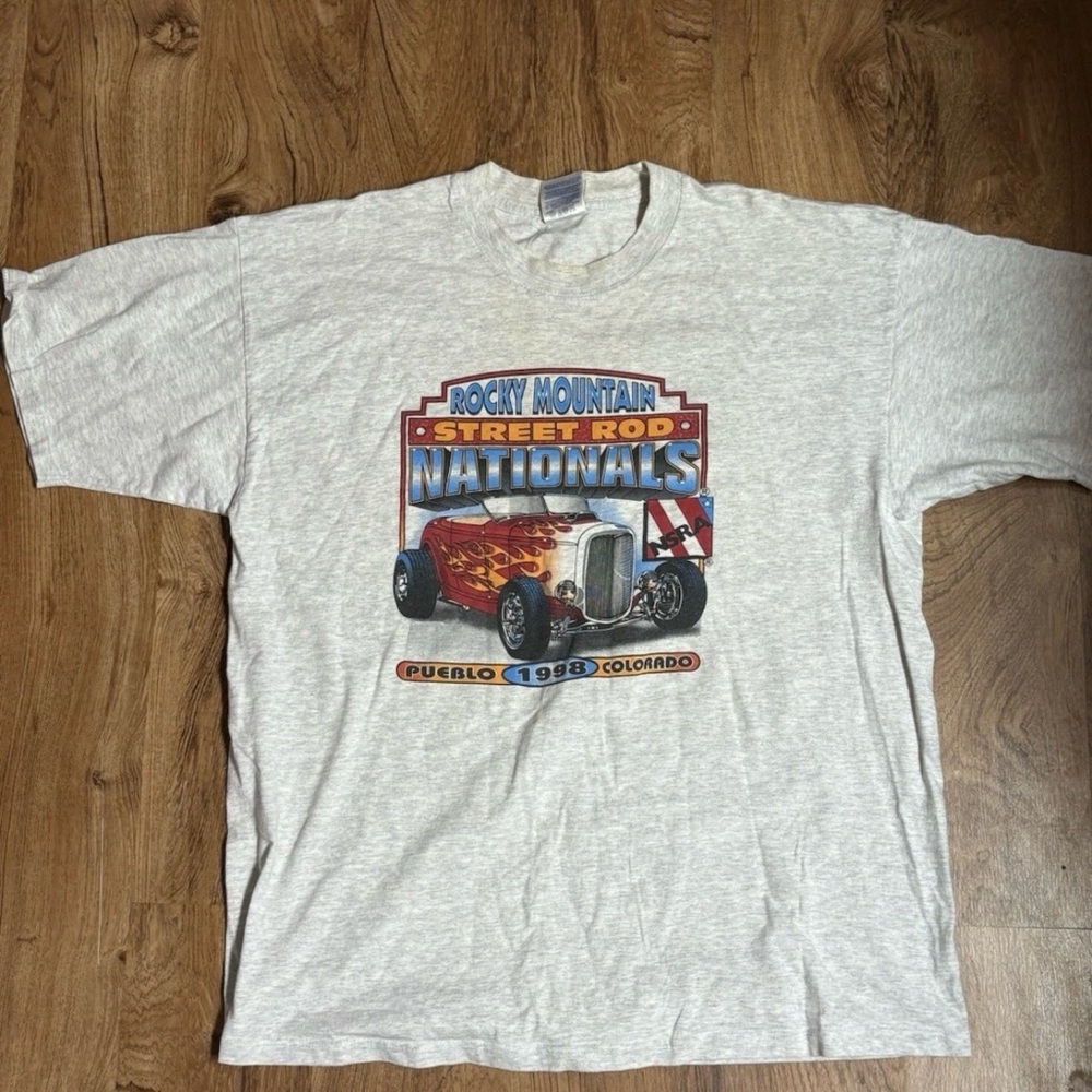Gildan Gray Short Sleeve Tee with Graphic
